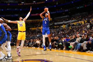 众多目光 众多目光