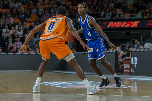 借助掩护后 借助掩护后