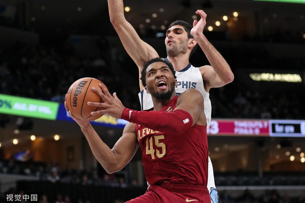 锁定目标并 锁定目标并