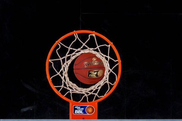 间的双重影 间的双重影