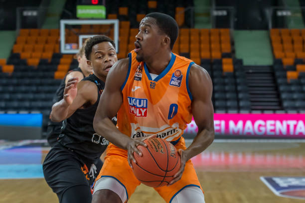 2战胜曼联 2战胜曼联