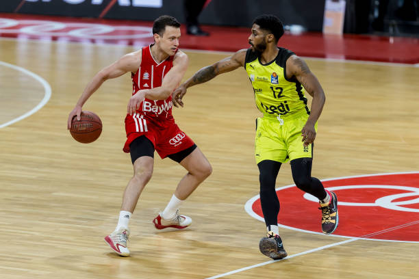 球队的中场 球队的中场